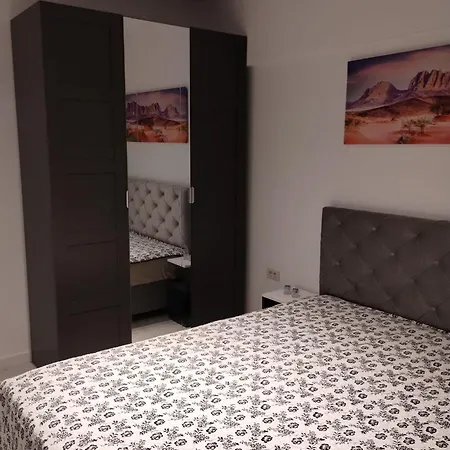 Lakeview Skyline With Free Parking