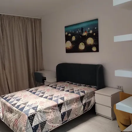 Lakeview Skyline With Free Parking דירה *