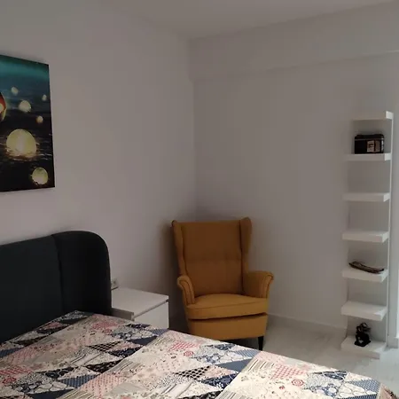 Lakeview Skyline With Free Parking דירה *