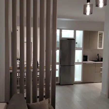 Lakeview Skyline With Free Parking