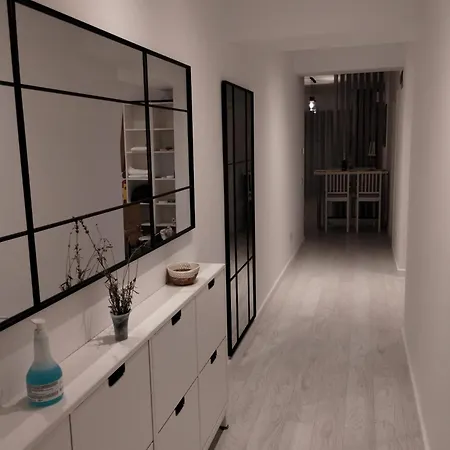 Lakeview Skyline With Free Parking *