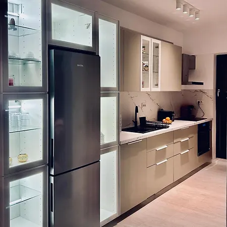 Lakeview Skyline With Free Parking *