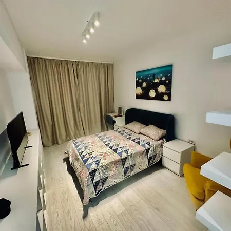 Lakeview Skyline With Free Parking בוקרשט