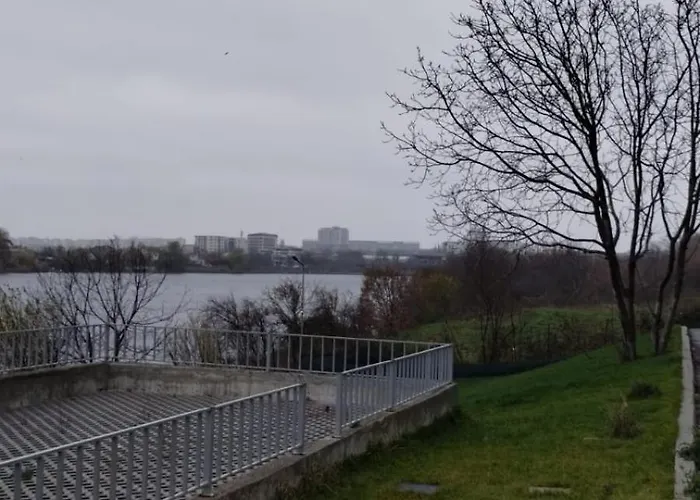 Lakeview Skyline With Free Parking